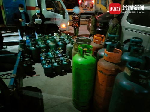 成都一黑窝点非法储存156瓶液化气罐 2人被采取强制措施